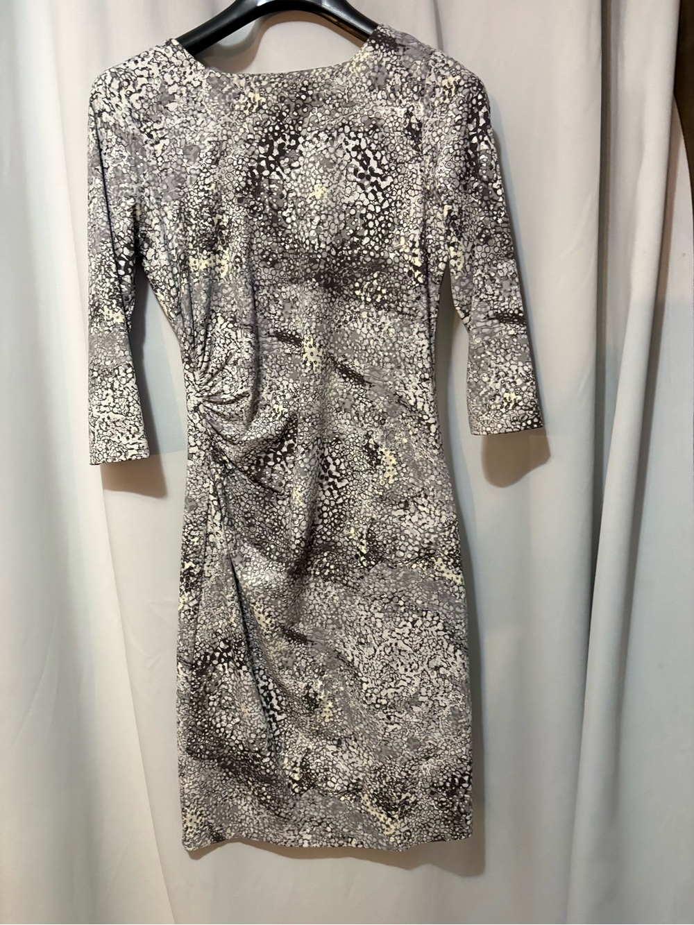 J. McLaughlin Gray and Cream Printed Midi Sheath Dress